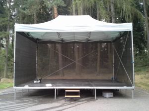 Skládané - pódium 6 x 4 m